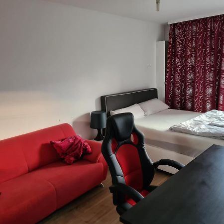 Sehr Schoene Drei Zimmer Deluex Wohnung In ซินเดลฟิงเงน ภายนอก รูปภาพ
