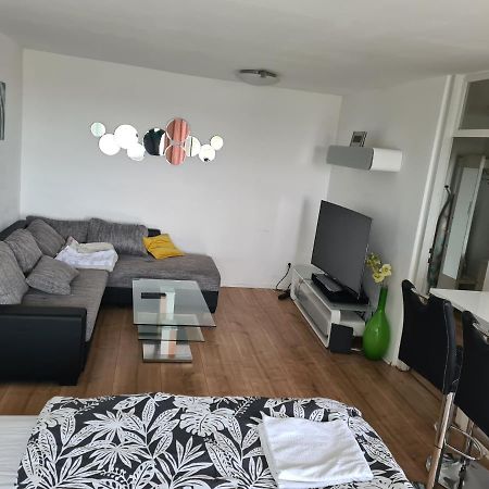 Sehr Schoene Drei Zimmer Deluex Wohnung In ซินเดลฟิงเงน ภายนอก รูปภาพ