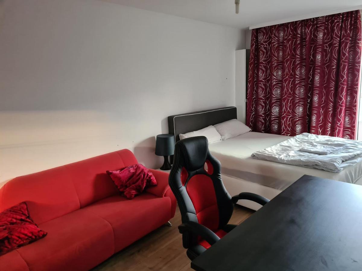 Sehr Schoene Drei Zimmer Deluex Wohnung In ซินเดลฟิงเงน ภายนอก รูปภาพ