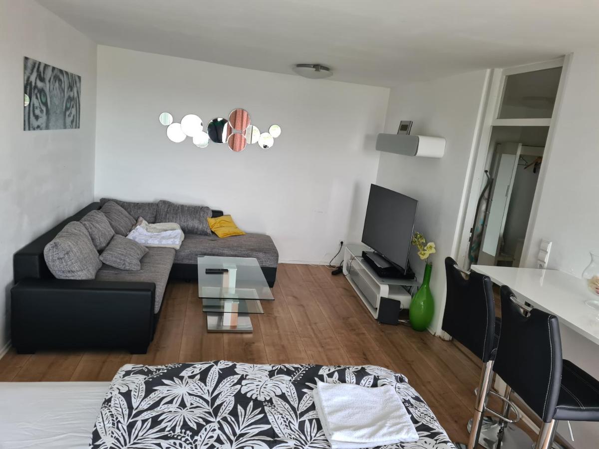 Sehr Schoene Drei Zimmer Deluex Wohnung In ซินเดลฟิงเงน ภายนอก รูปภาพ