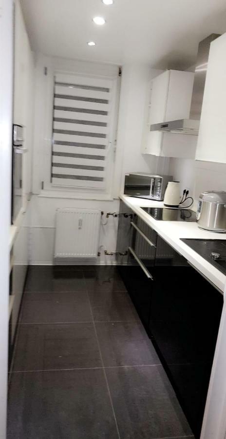 Sehr Schoene Drei Zimmer Deluex Wohnung In ซินเดลฟิงเงน ภายนอก รูปภาพ