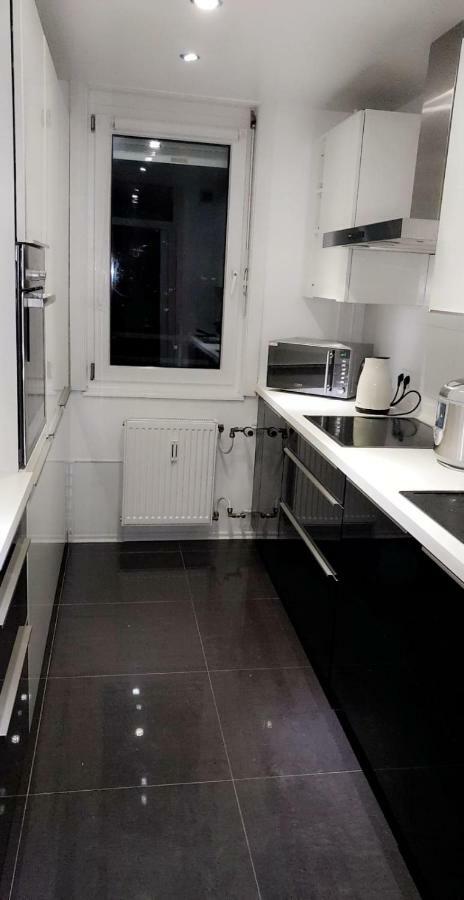Sehr Schoene Drei Zimmer Deluex Wohnung In ซินเดลฟิงเงน ภายนอก รูปภาพ