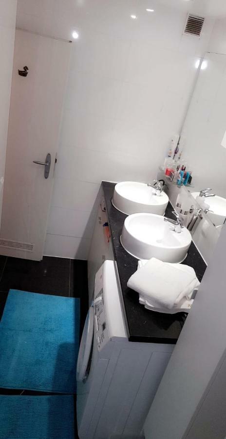 Sehr Schoene Drei Zimmer Deluex Wohnung In ซินเดลฟิงเงน ภายนอก รูปภาพ