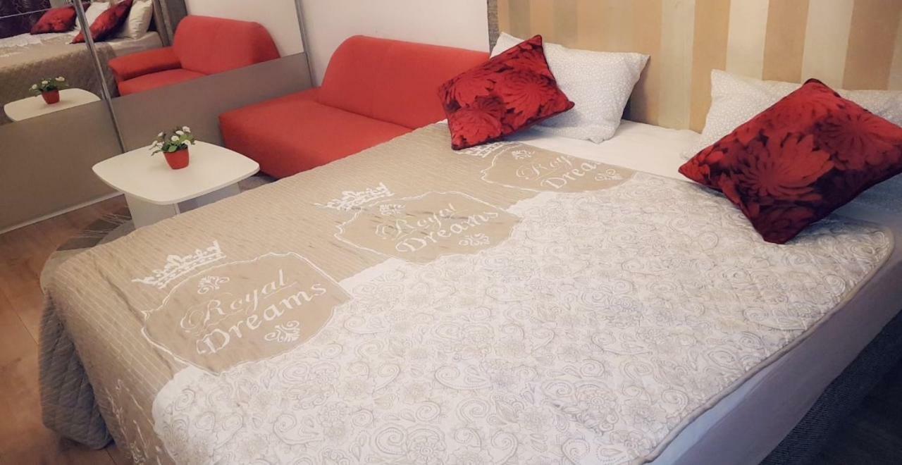 Sehr Schoene Drei Zimmer Deluex Wohnung In ซินเดลฟิงเงน ภายนอก รูปภาพ