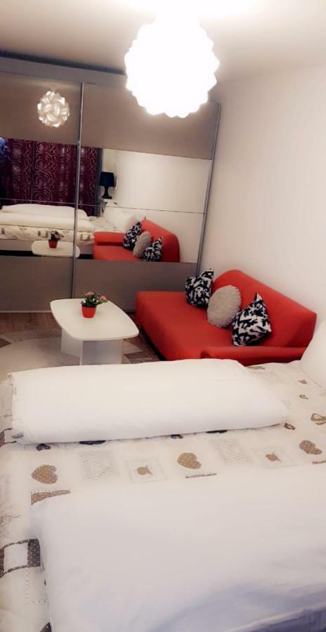 Sehr Schoene Drei Zimmer Deluex Wohnung In ซินเดลฟิงเงน ภายนอก รูปภาพ