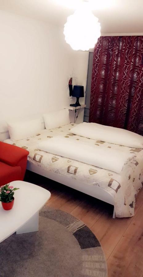 Sehr Schoene Drei Zimmer Deluex Wohnung In ซินเดลฟิงเงน ภายนอก รูปภาพ